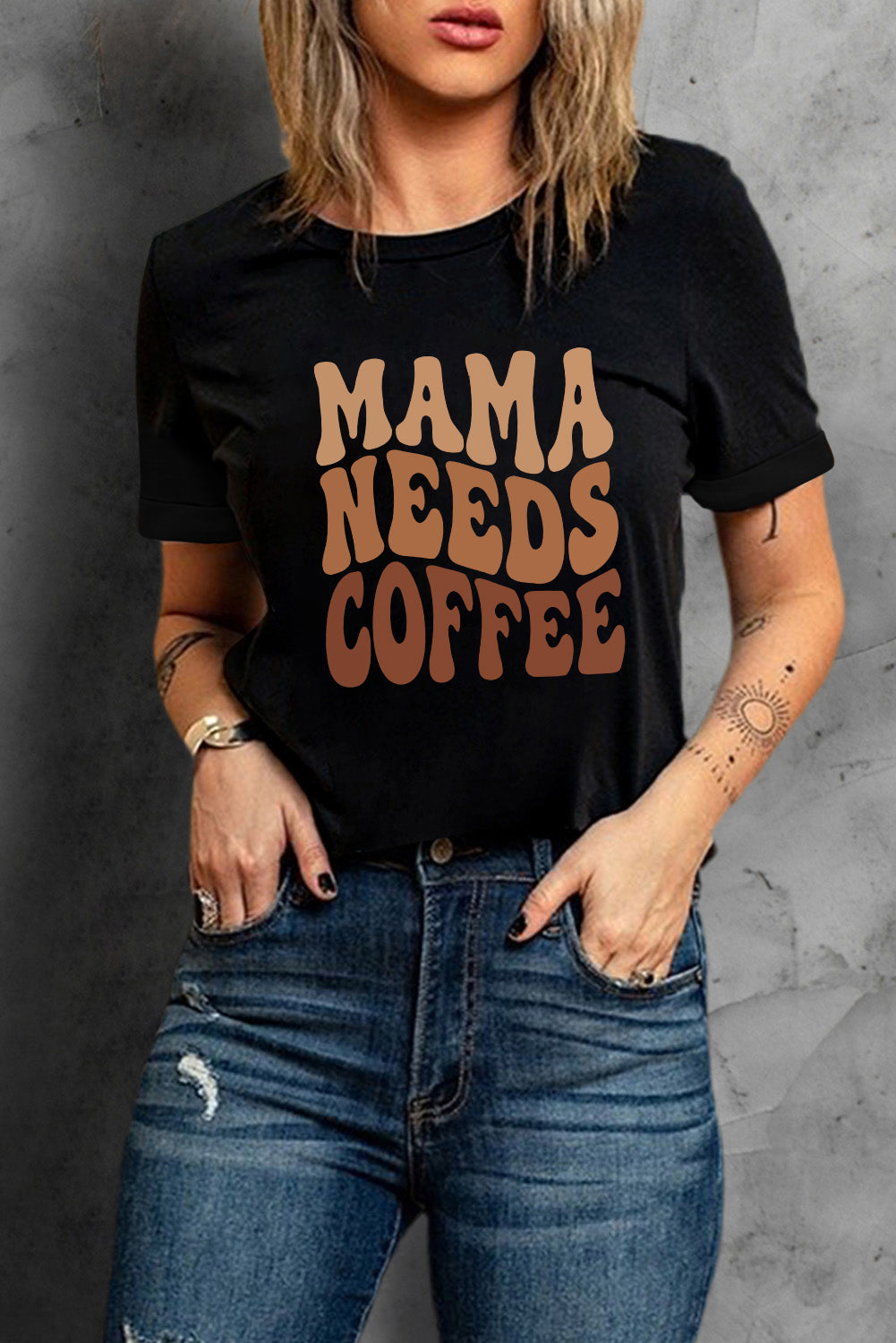 MAMA NEEDS COFFEE Graphic T Shirt